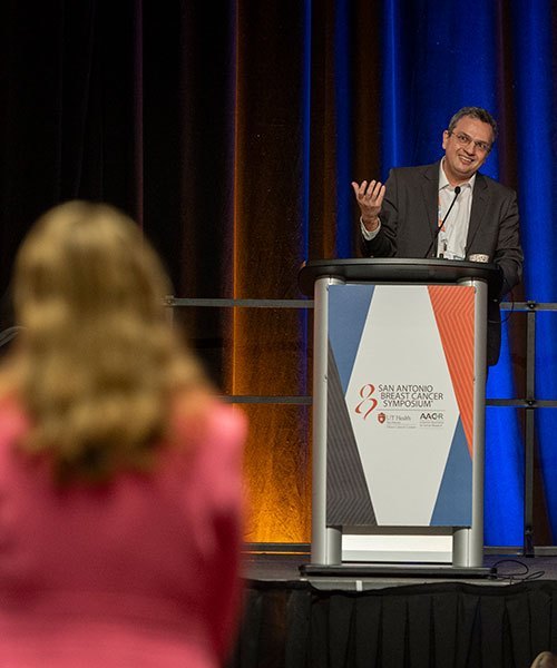 San Antonio, TX - SABCS 2025 San Antonio Breast Cancer Symposium @ SABCS Speakers and attendees during Educational Session 5: Best of AACR here today, Tuesday December 9, 2025. during the San Antonio Breast Cancer Symposium being held at the Henry B. Gonzalez Convention Center in San Antonio, TX. The symposium features physicians, researchers, patient advocates and healthcare professionals from over 90 countries with the latest research on breast cancer treatment and prevention. Photo by © MedMeetingImages/Todd Buchanan 2025 Technical Questions: todd@medmeetingimages.com