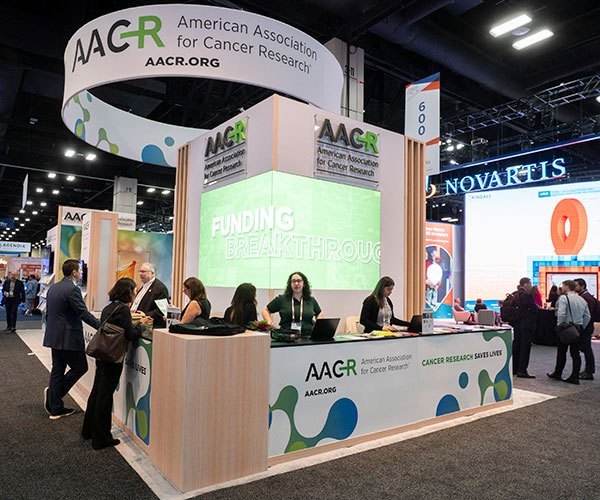 San Antonio, TX - SABCS 2025 San Antonio Breast Cancer Symposium @ SABCS Attendees during General views here today, Wednesday December 10, 2025. during the San Antonio Breast Cancer Symposium being held at the Henry B. Gonzalez Convention Center in San Antonio, TX. The symposium features physicians, researchers, patient advocates and healthcare professionals from over 90 countries with the latest research on breast cancer treatment and prevention. Photo by © MedMeetingImages/Todd Buchanan 2025 Technical Questions: todd@medmeetingimages.com