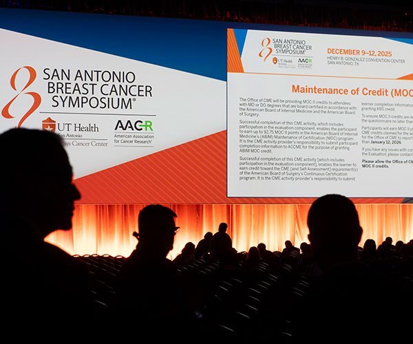 San Antonio, TX - SABCS 2025 San Antonio Breast Cancer Symposium @ SABCS Attendees during General Views here today, Wednesday December 10, 2025. during the San Antonio Breast Cancer Symposium being held at the Henry B. Gonzalez Convention Center in San Antonio, TX. The symposium features physicians, researchers, patient advocates and healthcare professionals from over 90 countries with the latest research on breast cancer treatment and prevention. Photo by © MedMeetingImages/Todd Buchanan 2025 Technical Questions: todd@medmeetingimages.com